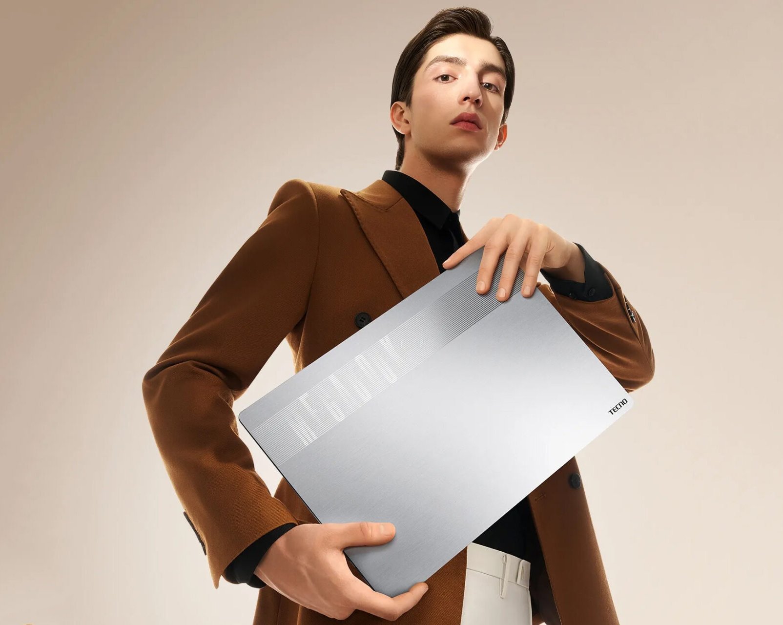 Tecno показала тонкий и мощный ноутбук Megabook T16 Pro 2024 Ultra с автономностью 22 часа