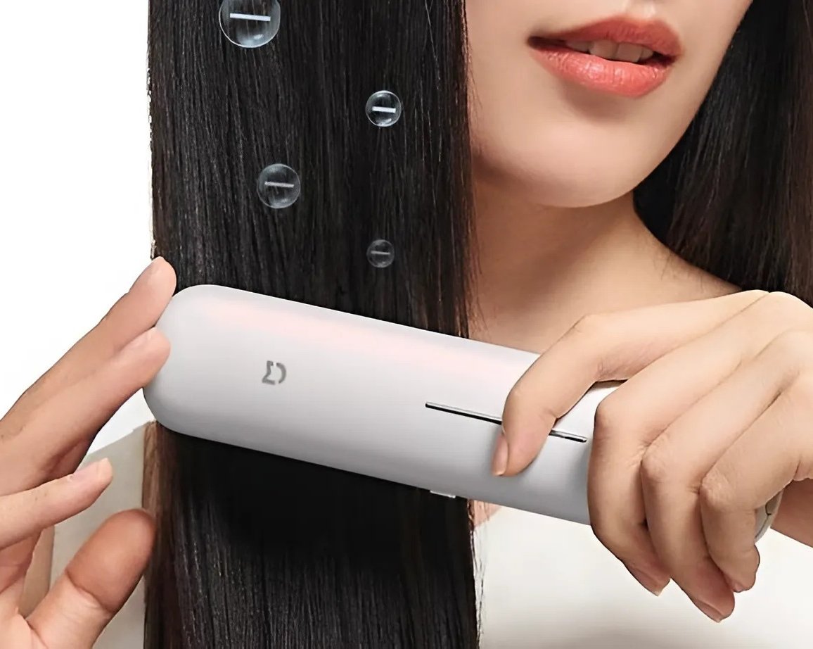 Xiaomi представила беспроводной выпрямитель, от которого меньше пушатся волосы